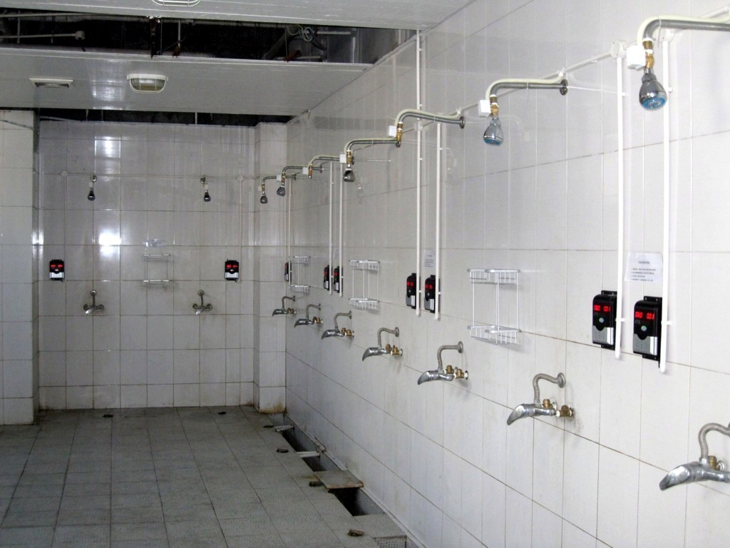 ic卡浴室水控机,ic卡澡堂刷卡水控器,洗澡节水器